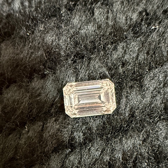 NWT 1.51 Carat Emerald Cut Lab Grown Diamond w/Paperwork - Picture 8 of 14